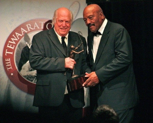2011 Tewaaraton Award - Roy Simmons Jr. introduces Jim Brown pll